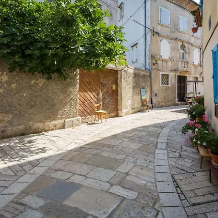 Apartament Cozy Studio-apartment Inmitten Der Altstadt Von Und Nur 50 Meter Zur Adria Poreč