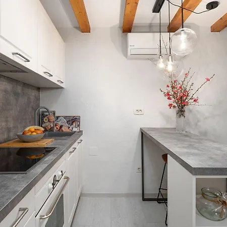 Apartament Cozy Studio-apartment Inmitten Der Altstadt Von Und Nur 50 Meter Zur Adria Poreč