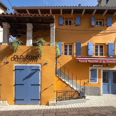 Apartamento Cozy Studio-apartment Inmitten Der Altstadt Von Und Nur 50 Meter Zur Adria