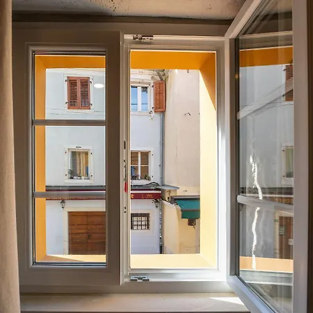 Cozy Studio-apartment Inmitten Der Altstadt Von Und Nur 50 Meter Zur Adria Apartment