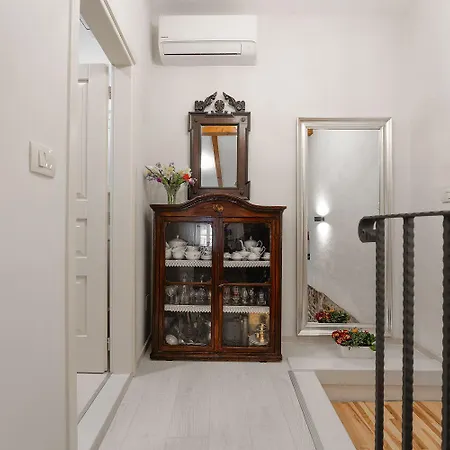 Cozy Studio-apartment Inmitten Der Altstadt Von Und Nur 50 Meter Zur Adria Apartment Porec